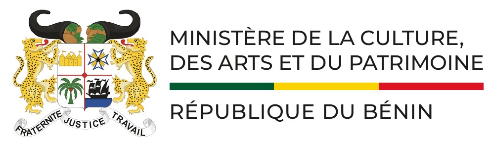 Logo du Ministère du Tourisme, des Arts et Culture sur fonds sombre